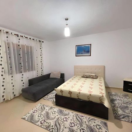 Guri Guest House Pogradec Ngoại thất bức ảnh