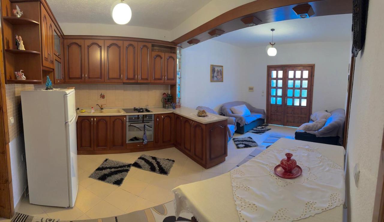 Guri Guest House Pogradec Ngoại thất bức ảnh