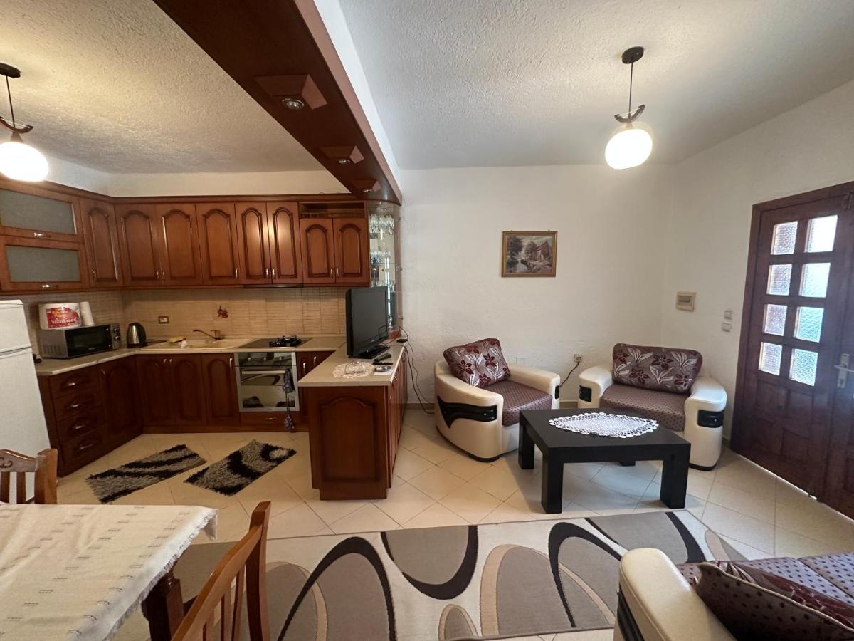 Guri Guest House Pogradec Ngoại thất bức ảnh