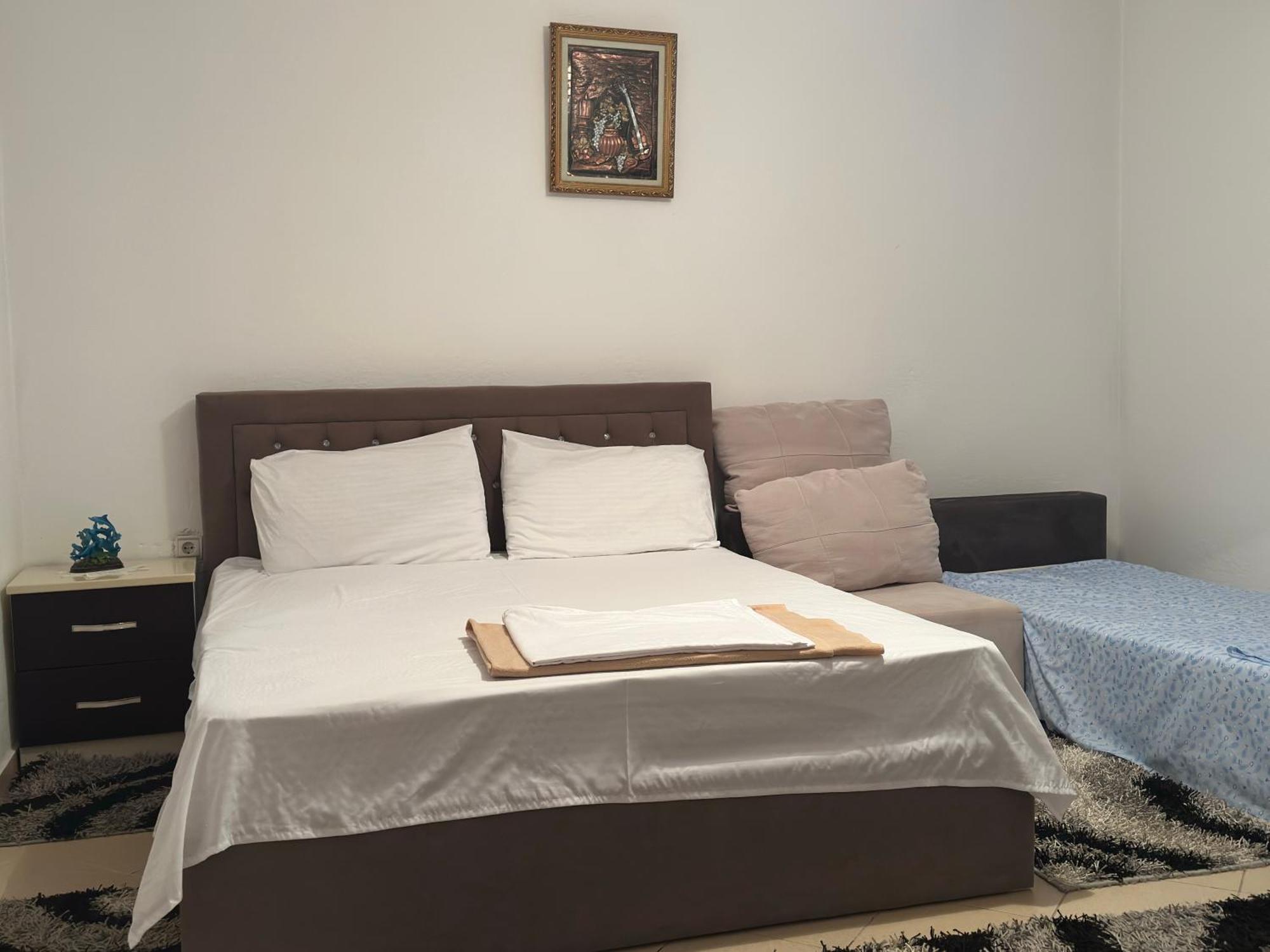 Guri Guest House Pogradec Ngoại thất bức ảnh